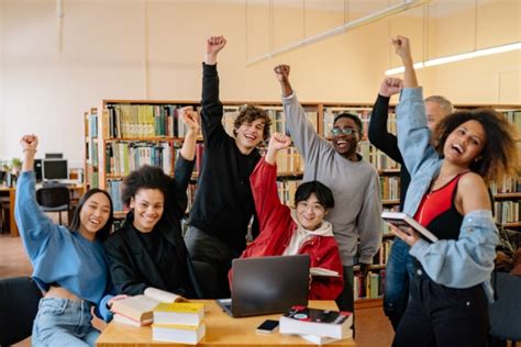 36 Popular High School Clubs To Explore .
